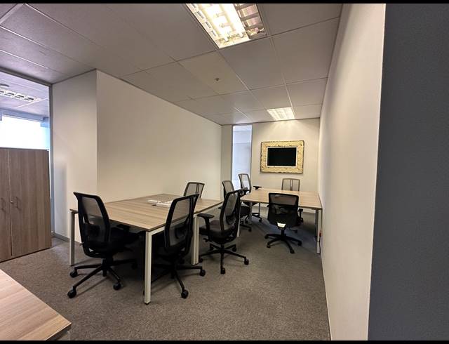 40M² CO-WORKING SPACE TO LET IN DIE HOEWES